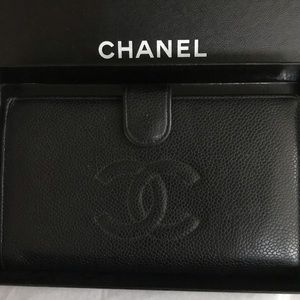 CHANEL BLACK CAVIAR SKIN LONG WALLET.